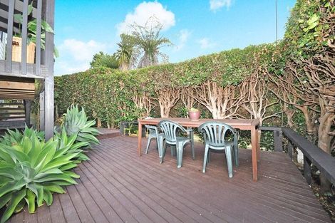 Photo of property in 2/20 Verbena Road, Birkdale, Auckland, 0626