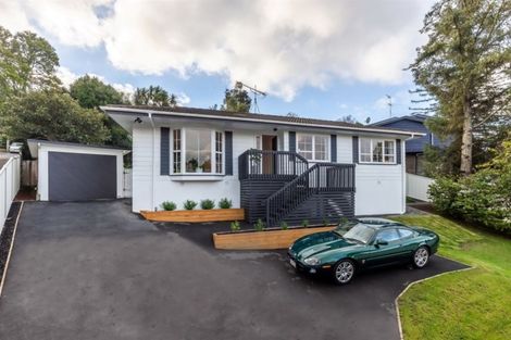 Photo of property in 11 West Glade Crescent, Birkenhead, Auckland, 0626