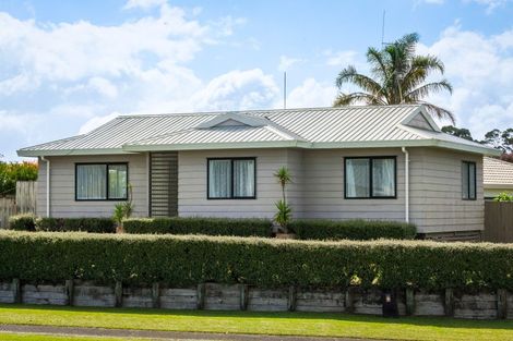 Photo of property in 10 Katterns Street, Katikati, 3129