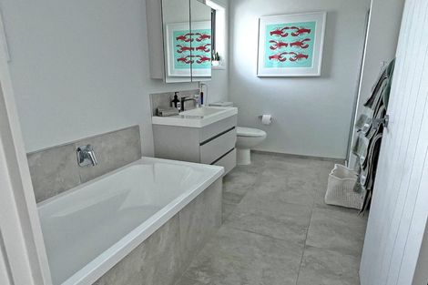 Photo of property in 2 Trevally Place, Snells Beach, 0920