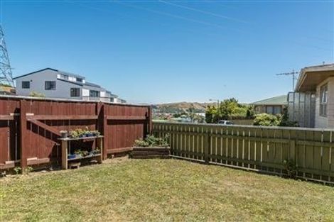 Photo of property in 2a Colchester Crescent, Newlands, Wellington, 6037