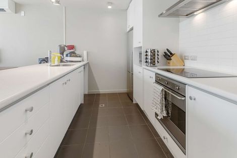 Photo of property in Montreaux Apartments, 7h/164 The Terrace, Wellington Central, Wellington, 6011