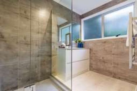 Photo of property in 17 Wanita Place, Totara Vale, Auckland, 0629
