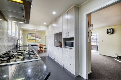 Photo of property in 28 Matama Road, Glen Eden, Auckland, 0602