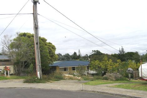 Photo of property in 2/17 Raeben Avenue, Hillcrest, Auckland, 0627