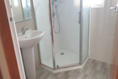 Photo of property in 405 West Coast Road, Glen Eden, Auckland, 0602