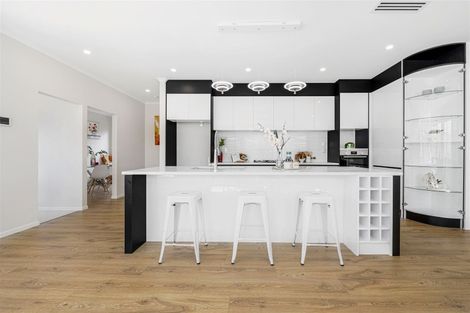 Photo of property in 4 Aklander Rise, Flat Bush, Auckland, 2019