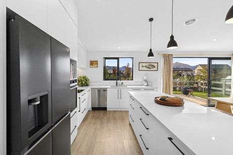 Photo of property in 3 Mount Prospect Lane, Wanaka, 9305