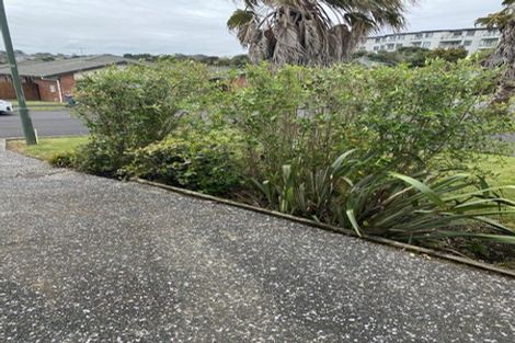 Photo of property in 40 Sunvista Avenue, Oteha, Auckland, 0632