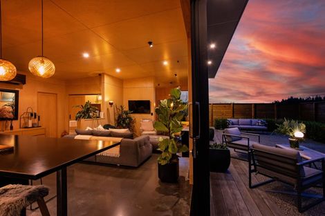 Photo of property in 68 Sunrise Drive, Seaward Bush, Invercargill, 9812