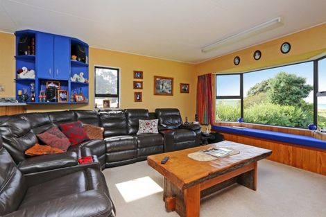 Photo of property in 1 Mchardy Place, Glenfield, Auckland, 0627