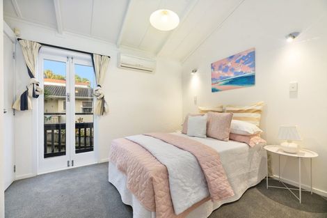 Photo of property in 6 Finn Place, Totara Vale, Auckland, 0629