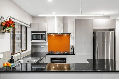 Photo of property in 9 View Road, Mangere, Auckland, 2022