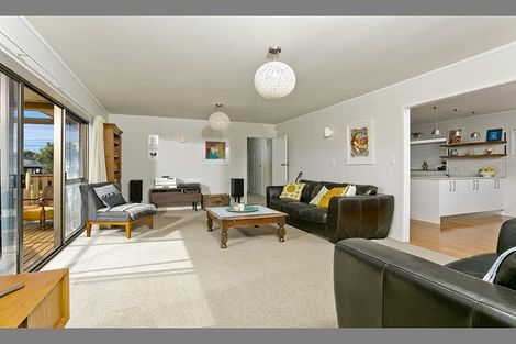 Photo of property in 1/16 Toroa Street, Torbay, Auckland, 0630