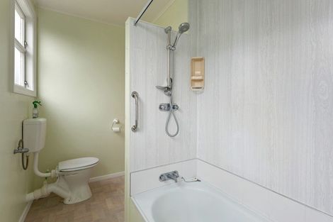 Photo of property in 16 Hughes Street, Waikanae Beach, Waikanae, 5036