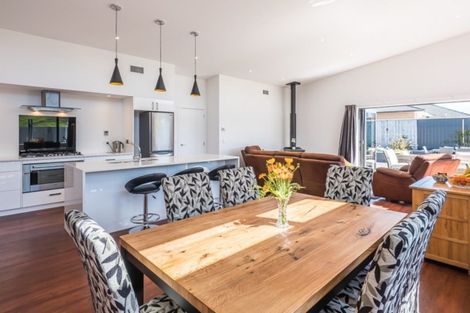 Photo of property in 97 The Drive, Paraparaumu Beach, Paraparaumu, 5032