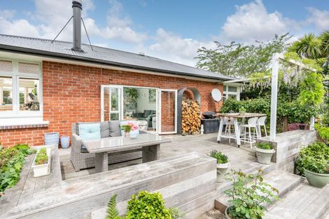 Photo of property in 16 Beaumaris Street, Outram, 9019