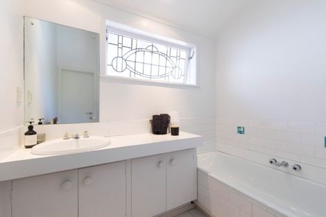 Photo of property in 19 Martin Avenue, Beckenham, Christchurch, 8023