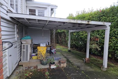 Photo of property in 21 Lavelle Road, Henderson, Auckland, 0612