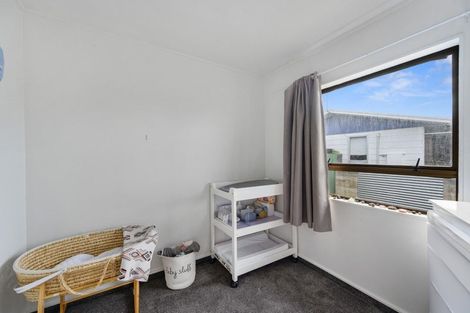 Photo of property in 33 Duckworth Crescent, Greenmeadows, Napier, 4112