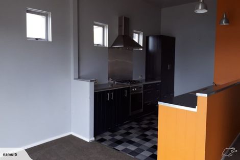 Photo of property in 2 Cornwall Road, Lyttelton, 8082