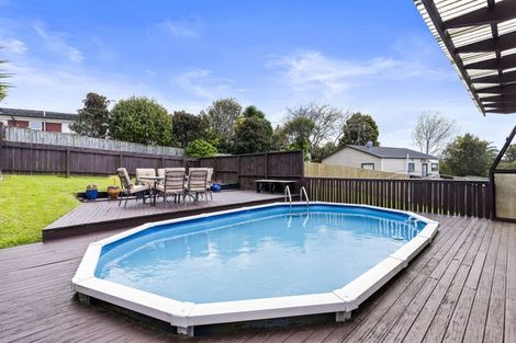 Photo of property in 16 La Trobe Street, Pakuranga Heights, Auckland, 2010