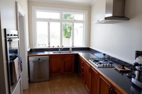 Photo of property in 35 Central Terrace, Kelburn, Wellington, 6012