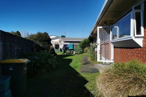 Photo of property in 35 Berkley Avenue, Hillcrest, Hamilton, 3216