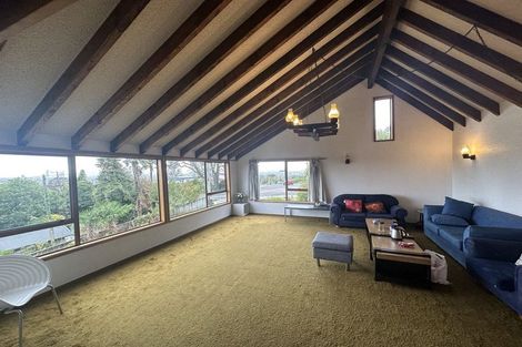 Photo of property in 118 Pupuke Road, Hillcrest, Auckland, 0627