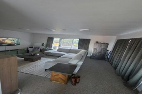 Photo of property in 2/4 Valley View Road, Glenfield, Auckland, 0629