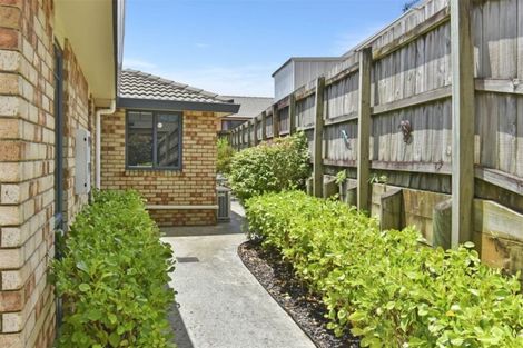 Photo of property in 19 Frederick Reece Drive, The Gardens, Auckland, 2105