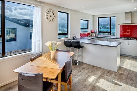 Photo of property in 37 Waiuta Street, Titahi Bay, Porirua, 5022