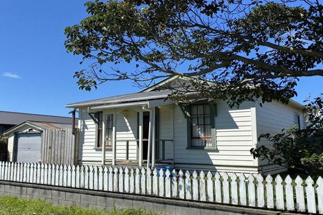 Photo of property in 6 Atkinson Street, Waitara, 4320