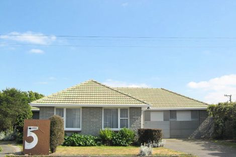 Photo of property in 5 Esk Place, Aranui, Christchurch, 8061