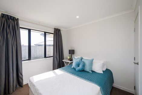 Photo of property in 12 Gibraltar Way, Fitzherbert, Palmerston North, 4410