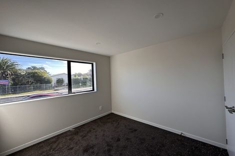 Photo of property in 309 Don Buck Road, Massey, Auckland, 0614