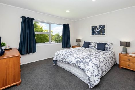 Photo of property in 11 Towra Place, Botany Downs, Auckland, 2010