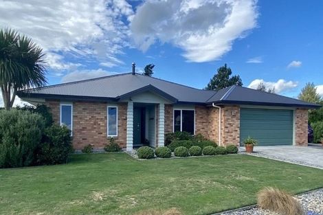 Photo of property in 4 Camellia Lane, Carterton, 5713