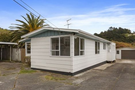 Photo of property in 384 Stokes Valley Road, Stokes Valley, Lower Hutt, 5019