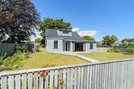 Photo of property in 3 Bull Street, Bulls, 4818