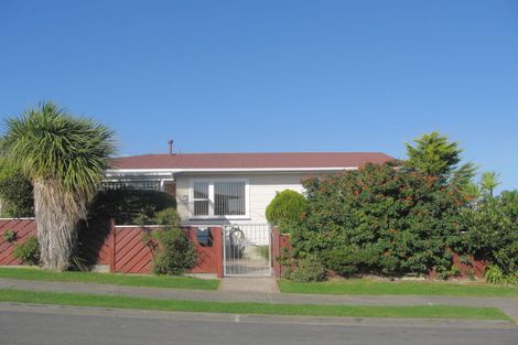 Photo of property in 11 Humphreys Grove, Titahi Bay, Porirua, 5022
