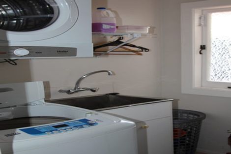 Photo of property in 1/18 Limmer Place, Browns Bay, Auckland, 0632