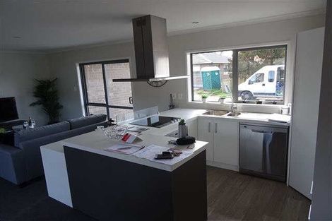 Photo of property in 43 Tuhikaramea Road, Dinsdale, Hamilton, 3204