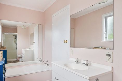 Photo of property in 35 Highbury Drive, Levin, 5510