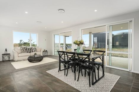 Photo of property in 30 Ridge Drive, Omokoroa, 3114