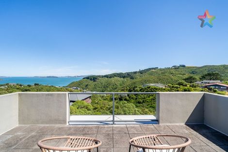 Photo of property in 7 Green Park Lane, Korokoro, Lower Hutt, 5012