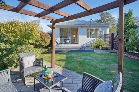 Photo of property in 418 Memorial Avenue, Burnside, Christchurch, 8053