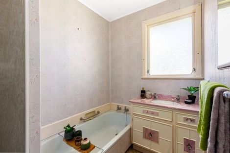 Photo of property in 10 Mimihau Grove, Wainuiomata, Lower Hutt, 5014