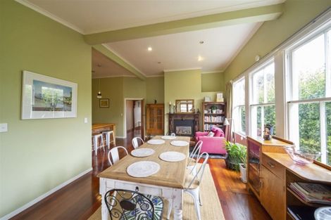 Photo of property in 10 Regent Street, Hawera, 4610