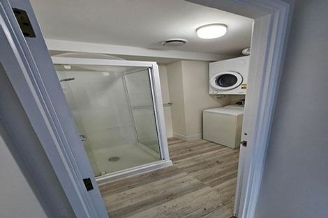 Photo of property in Palm Grove Apartments, 1/13c Palm Grove, Berhampore, Wellington, 6023